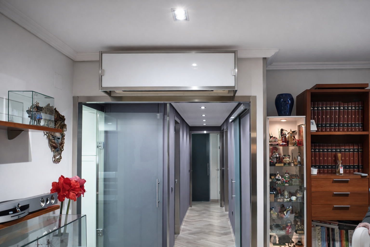 Envolvente metálica de la Línea Veil para pasillo de hotel premium